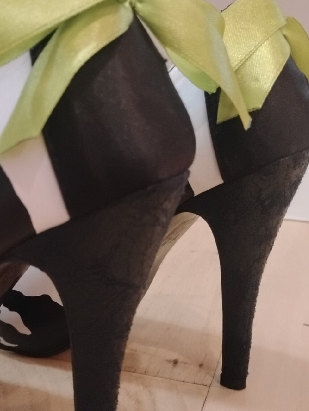Iron Fist Misfits Peep-Toe Heels with Lime Bow - Picture 7 of 9